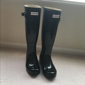 Black hunter boots with grey sock insert